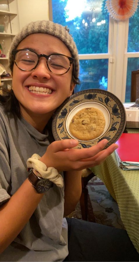 Senior Ellie Esterowitz has fun baking cookies.