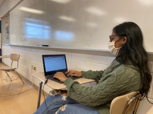 Senior Meghna Krishnan works in her AP Research class on Dec. 17. AP Seminar is Researchs prerequisite course, which Krishnan took her junior year virtually.