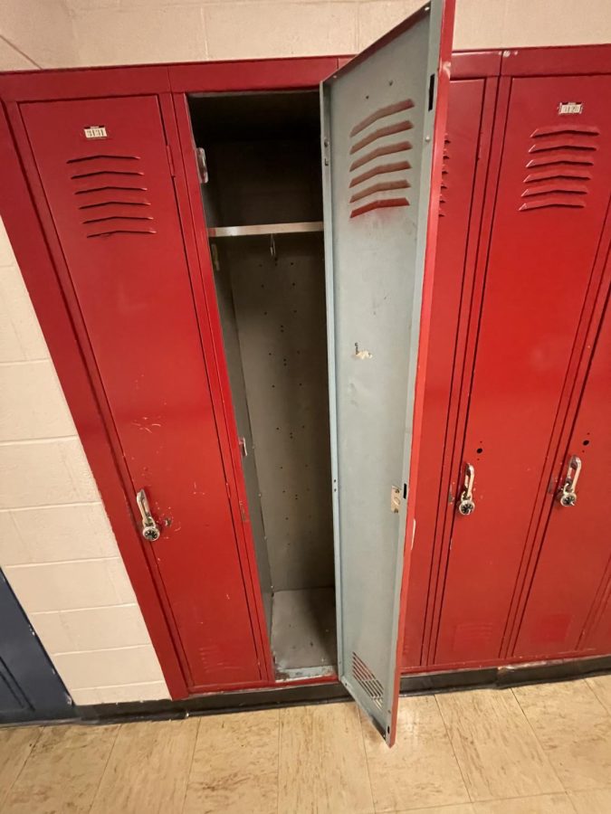 Freshmen may be shocked to see how little lockers are utilized in high school.
