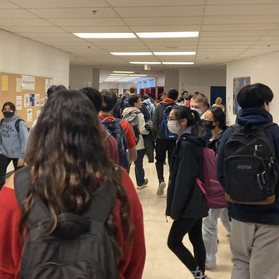 Hallway traffic jams slow down the walk the class for students.