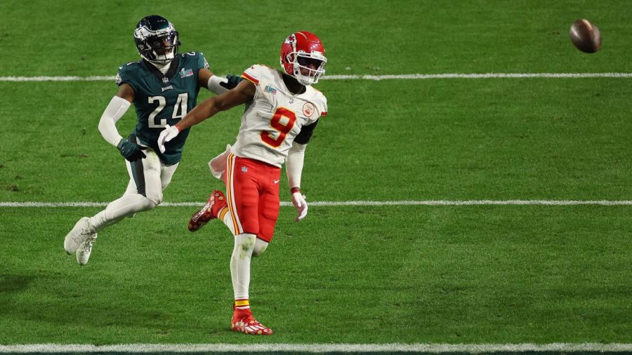 Chiefs+JuJu+Smith-Schuster+draws+a+holding+call+against+Eagles+Defenseman+James+Bradberry.+This+gave+the+Chiefs+a+first+down+and+a+chance+to+score+the+game-winning+touchdown.+Eagles+Cornerback+James+Bradberry+said%2C+It+was+holding.
