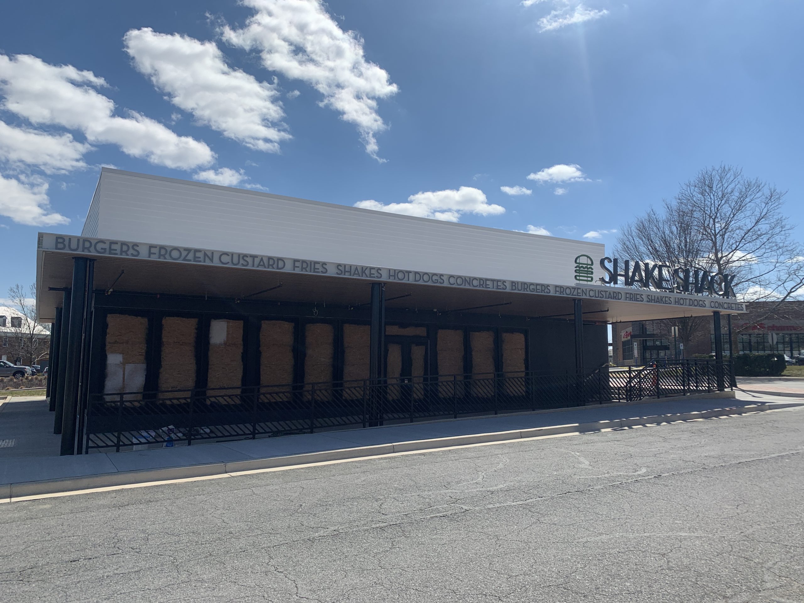 A new Shake Shack is being built in the Kentlands. The expected time of opening is the first half of 2023. The building is going to be 4,700 square feet.