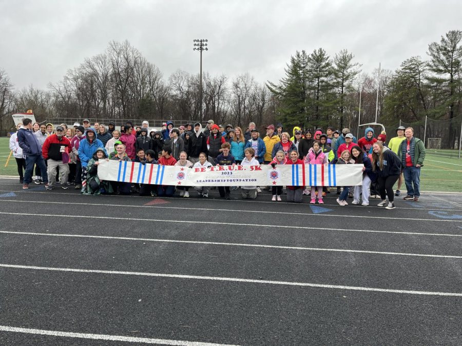 Students, staff, and members of the community prepare to run the 5k. It’s exciting to see these young leaders expand their horizons, event organizer Cathy Williams said.