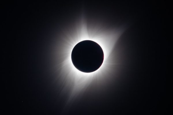 During the total solar eclipse in 2017 the moon completely covered the sun.