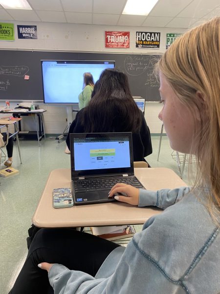 Senior Maggie Hennessy plays Connections in her second period class.