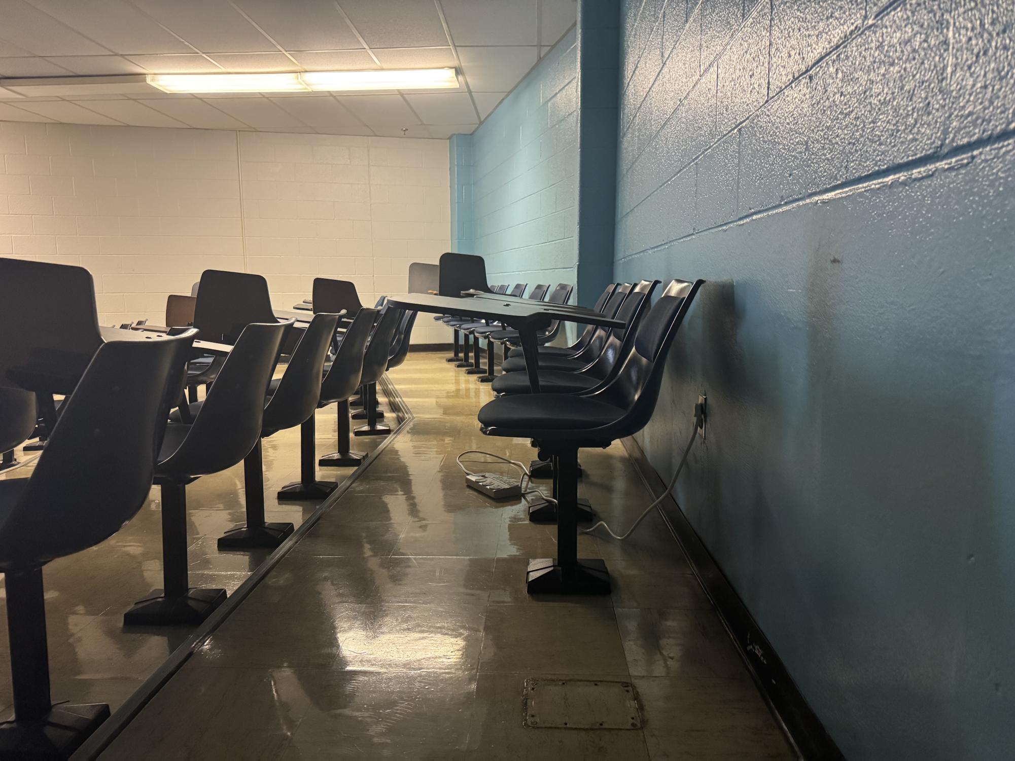 Photo Gallery: Room 183