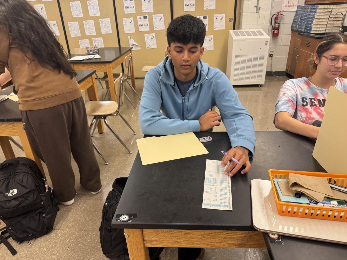 Senior Jay Vardhan prepares for his epithelial/connective tissue quiz for anatomy on Oct. 10.