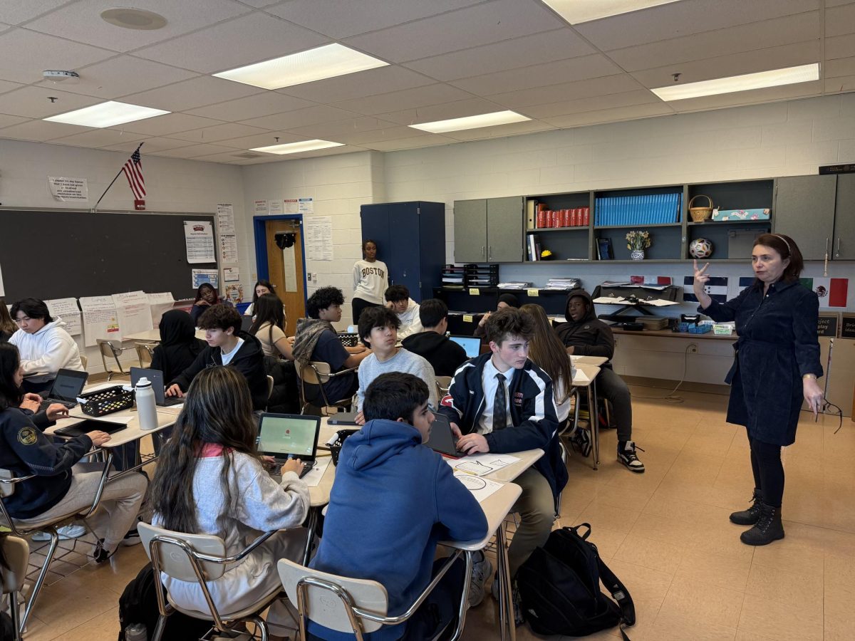Shiela Morejon-Manzanilla teaches her sixth period Spanish class.