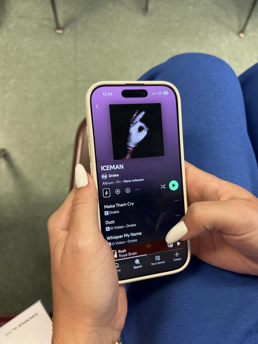 Senior Sophia Shapiro listens to Drake's new album during class. "I have been listening to his new album and trying to learn the songs. My favorite one as of now is 'Whisper My Name'," Shapiro said.